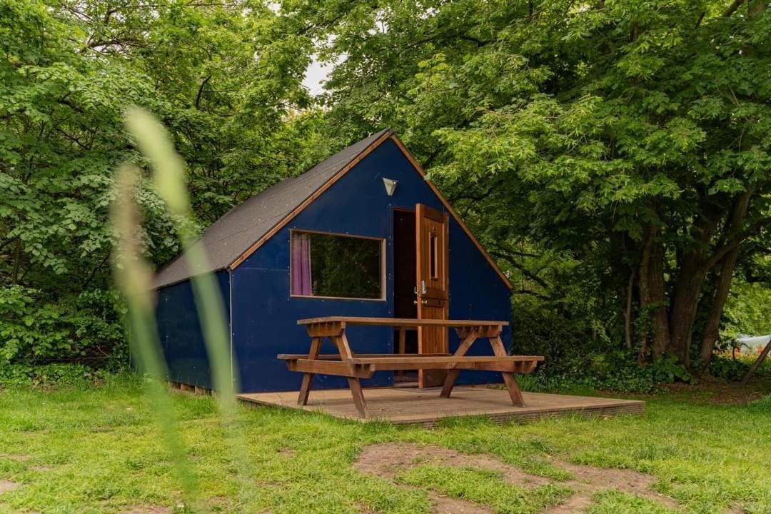Bell Tent Glamping At Royal Victoria Country Park Саутгемптон Екстер'єр фото