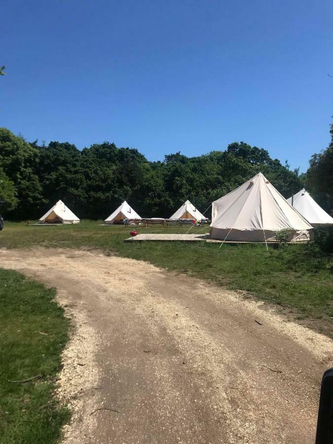 Bell Tent Glamping At Royal Victoria Country Park Саутгемптон Екстер'єр фото