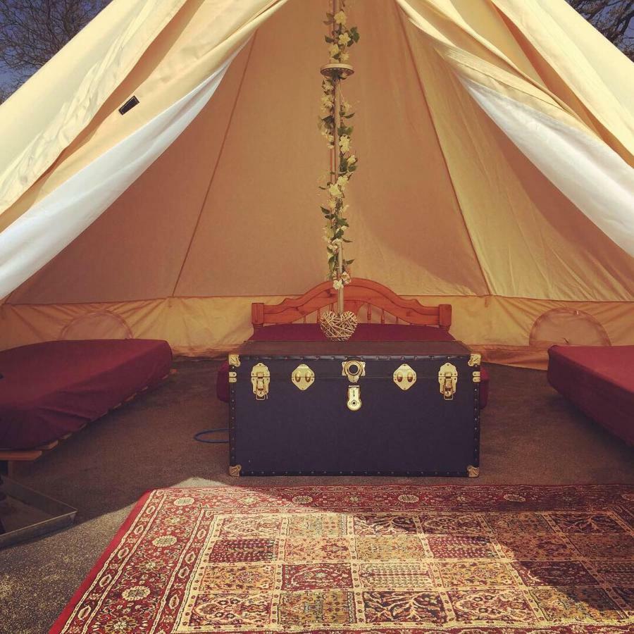 Bell Tent Glamping At Royal Victoria Country Park Саутгемптон Екстер'єр фото